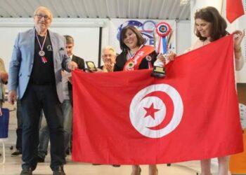 Hayet Omri, d&eacute;put&eacute;e d'Ennahdha, remporte trois prix au salon international des inventeurs en France
