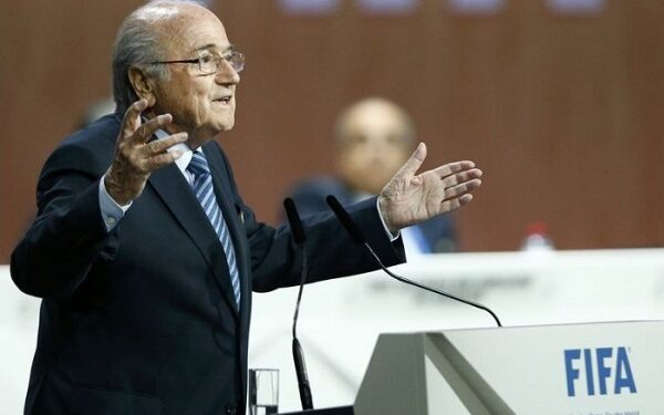 Sepp Blatter r&eacute;&eacute;lu &agrave; la pr&eacute;sidence de la Fifa