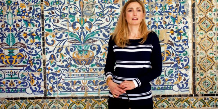 La compagne de François Hollande, Julie Gayet, est venue en Tunisie... en solitaire
