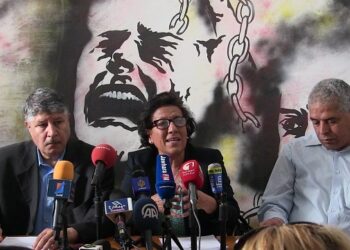 Torture : Radhia Nasraoui d&eacute;nonce les "pratiques sauvages" qui ont lieu dans les prisons