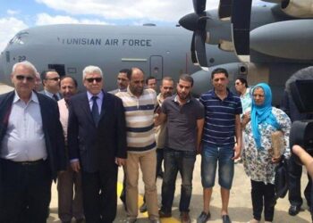 Les 10 diplomates tunisiens kidnapp&eacute;s en Libye, de retour en Tunisie