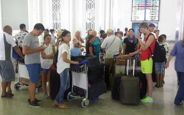 Des touristes britanniques d&eacute;sol&eacute;s de devoir quitter la Tunisie