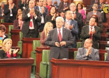 Une d&eacute;l&eacute;gation tunisienne en Grande Bretagne pour persuader Londres de lever l'interdiction de voyager
