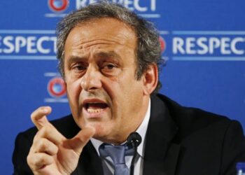 Michel Platini officiellement candidat &agrave; la pr&eacute;sidence de la FIFA