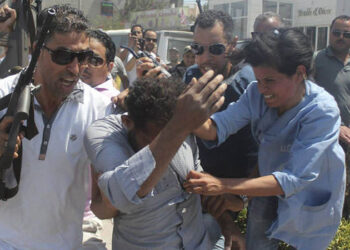 Pris pour un terroriste et humili&eacute; lors de l'attentat de Sousse, il a &eacute;t&eacute; recrut&eacute; par le minist&egrave;re de la Jeunesse