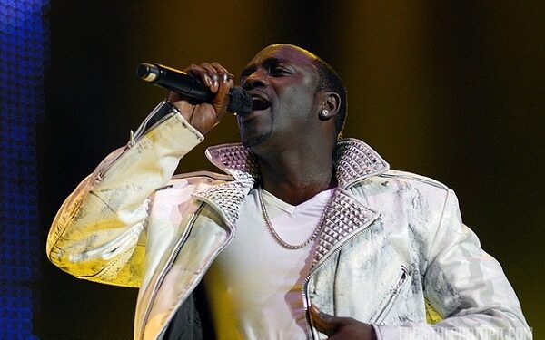 Sur la scène de Carthage, Akon portera le niqab!