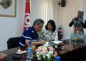 Signature d'un accord entre la CNAM et le Syndicat des pharmaciens pour la reprise du r&eacute;gime du tiers payant