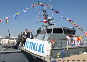 Tunisie : Beji Caid Essebsi inaugure le premier navire militaire 100% tunisien