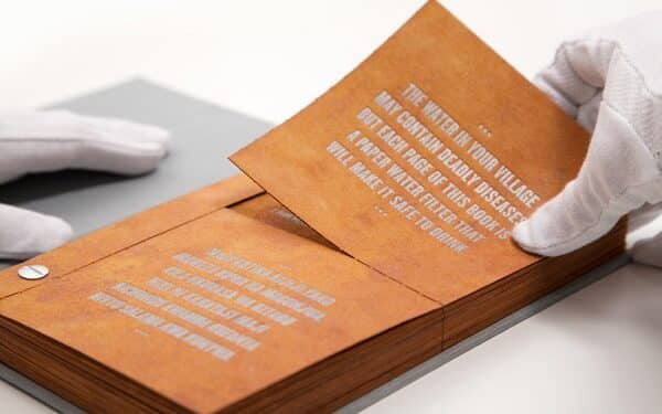 The Drinkable Book : Un livre révolutionnaire pour l’accès à l’eau potable