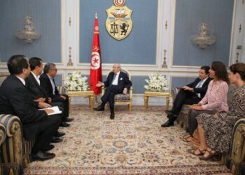 B&eacute;ji Ca&iuml;d Essebsi re&ccedil;oit le comit&eacute; de d&eacute;fense du prisonnier Maher Mana&iuml;