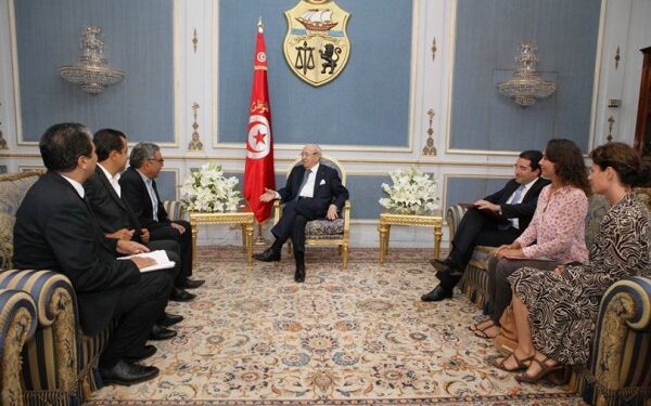 Béji Caïd Essebsi reçoit le comité de défense du prisonnier Maher Manaï
