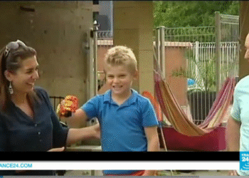 France : Maxence, 6 ans, bénéficie d'une prothèse de main par impression 3D