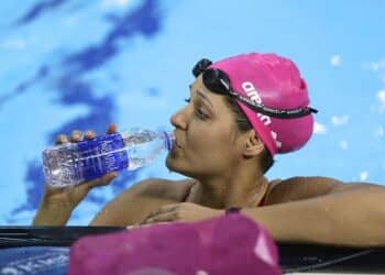 Sarra Lajnef, championne de natation: "Je suis la seule nageuse tunisienne capable d'aller aux JO de Rio"