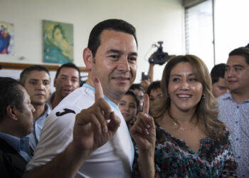 Un acteur comique élu président au Guatemala