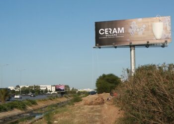 De l'eau qui coule d'un lavabo sur la route de la Marsa