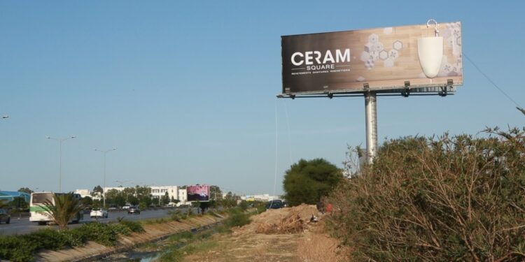 De l'eau qui coule d'un lavabo sur la route de la Marsa