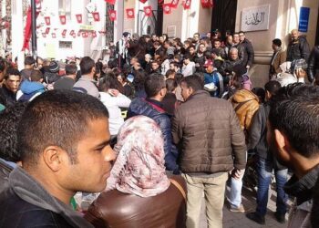 A Tunis, des protestataires envahissent le si&egrave;ge du gouvernorat
