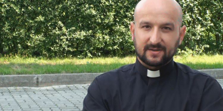 Une messe à la mémoire du père Marek Rybinski, sauvagement assassiné il y a cinq ans...