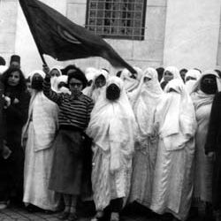 En 1924, Manoubia Ouertani, première féministe tunisienne, qui osa tomber le voile...