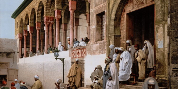 Notre burnous est-il amazigh, grec, arabe ou latin ?