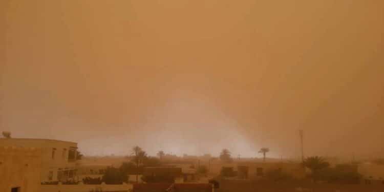 Spectaculaire temp&ecirc;te de sable dans le Sud tunisien (photos)