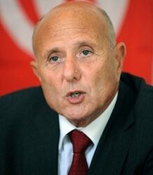 Ahmed N&eacute;jib Chebbi se dit pr&ecirc;t &agrave; succ&eacute;der &agrave; Habib Essid