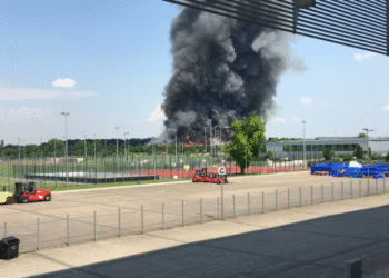 Jugeant les portions de repas trop petites, deux migrants incendient un camp de réfugiés