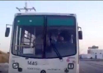 Sfax : Le conducteur d&rsquo;un bus c&egrave;de le volant &agrave; un enfant !