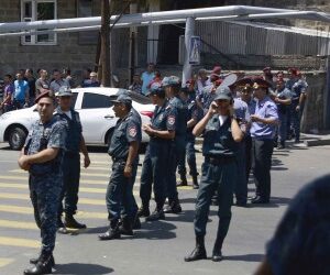Arménie : Prise d'otages dans un commissariat de police à Erevan