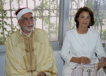 Cette &eacute;l&eacute;gante dame fait partie du bureau ex&eacute;cutif d'Ennahdha