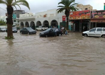 Pluies torrentielles &agrave; Sfax, routes inond&eacute;es et bloqu&eacute;es !