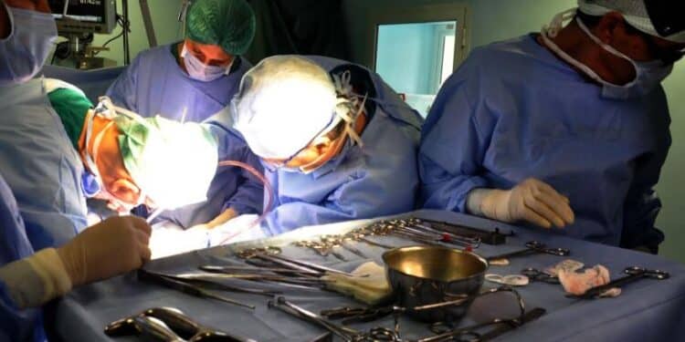 H&ocirc;pital Bab Saadoun : Un larynx artificiel implant&eacute; pour la premi&egrave;re fois en Tunisie