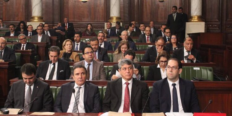 Youssef Chahed : "Pas de croissance économique, pas d'augmentation salariale" !