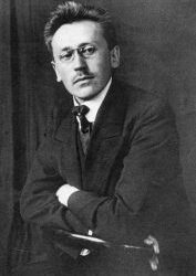 A Sousse en 1939, le Finlandais Armas Launis crée l'opéra "Théodora"