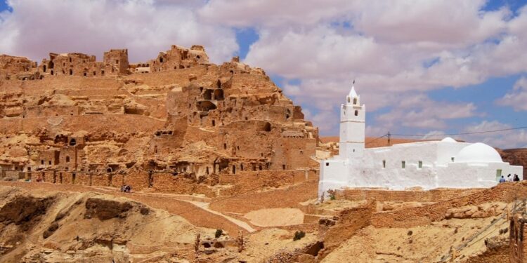 A l'Ouest de Tataouine : Guermassa, Chenini, Douiret, joyaux amazighs...