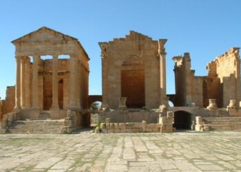 Sbeitla et ses trois capitoles : A la gloire de Jupiter, Junon et Minerve...