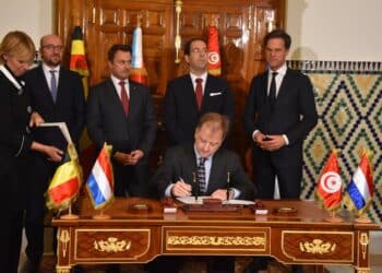 Tunisie : Entre l'interdiction de voyage et les aides promises, l'attitude de la Belgique est "paradoxale"