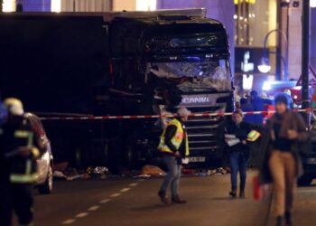 Berlin : Un camion fonce dans la foule sur un marché de Noël, 9 morts et 50 blessés