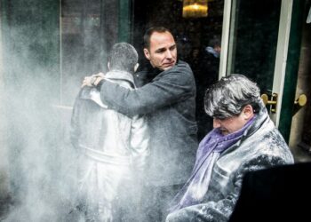 Strasbourg : Manuel Valls enfariné !