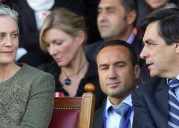 Scandales à la française : Quand la politique et l’amour font bon ménage !