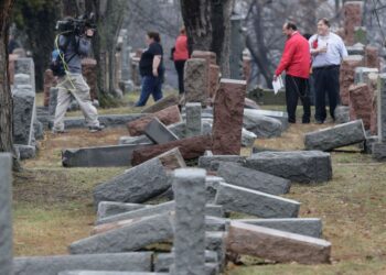 Au Missouri, la communauté musulmane cotise pour reconstruire un cimetière juif vandalisé