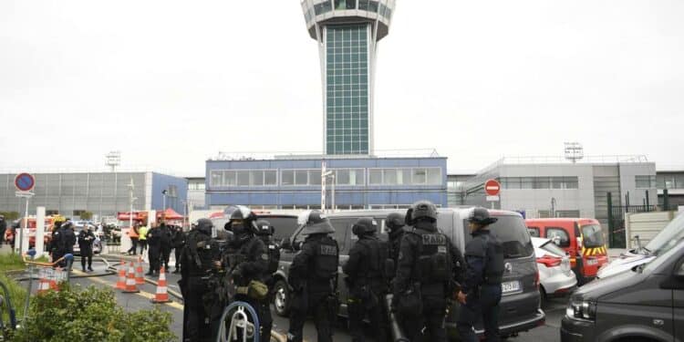Attaque d'Orly : Les vols de Tunisair d&eacute;rout&eacute;s vers Roissy-Charles de Gaulle