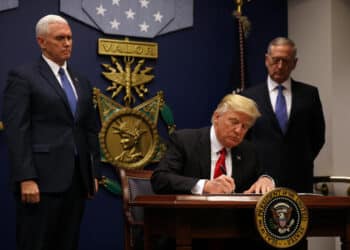 Dans un nouveau décret, Donald Trump exclut l'Irak de sa "liste noire"