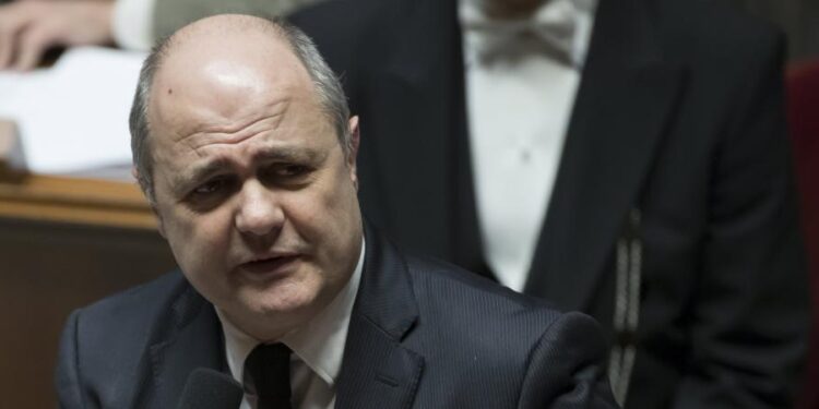 France : Visé par une enquête, le ministre de l'Intérieur démissionne