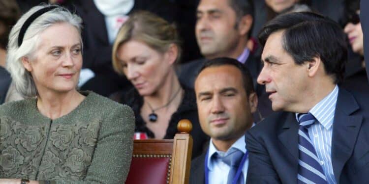 France : Le candidat Fillon inculpé dans l'affaire des emplois fictifs