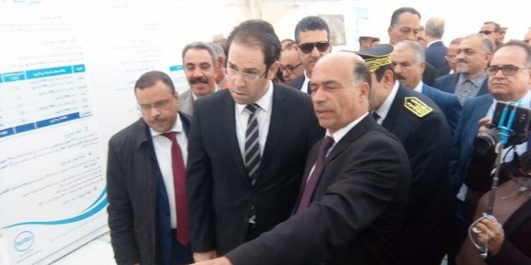 Chahed d&eacute;pit&eacute; par la lenteur de la r&eacute;alisation de la station de dessalement &agrave; Djerba