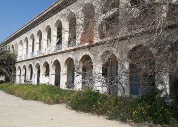 Un monument dans l'oubli : La caserne abandonnée de La Goulette