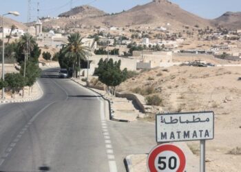 A Matmata, les protestataires l&egrave;vent leur sit-in et le barrage des routes