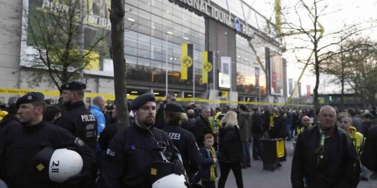 Allemagne : Une explosion près du bus du Borussia Dortmund