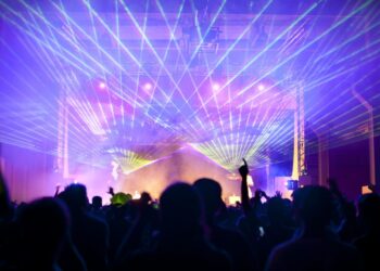"Appel &agrave; la pri&egrave;re" mix&eacute; en bo&icirc;te : Le patron d'El Guitoune, l'organisateur et le DJ, poursuivis en justice
